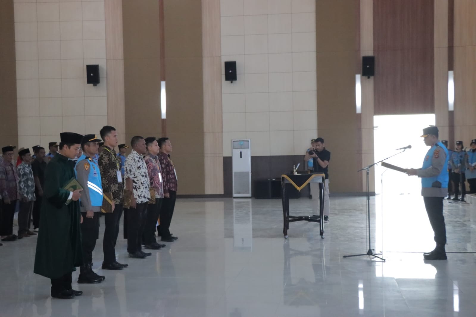 Wakapolda Lampung Pimpin pembacaan Sumpah dan Penandatanganan Pakta Integritas penerimaan Polri untuk Sekolah Inspektur Polisi Sumber Sarjana (SIPSS) T.A 2023